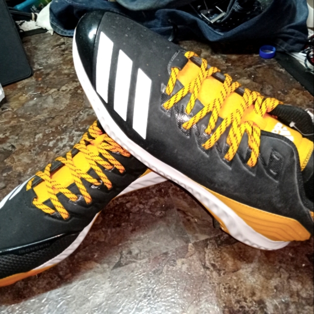 Adidas icon bounce cleats size 14